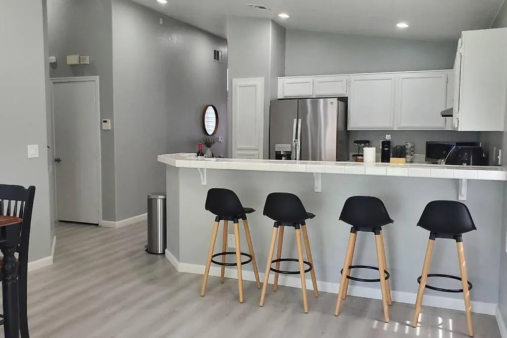 Comfortable Family Home Las Vegas